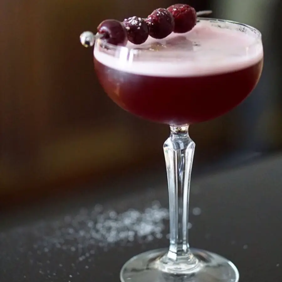 creation thumb for Cool cocktail with berry aroma
