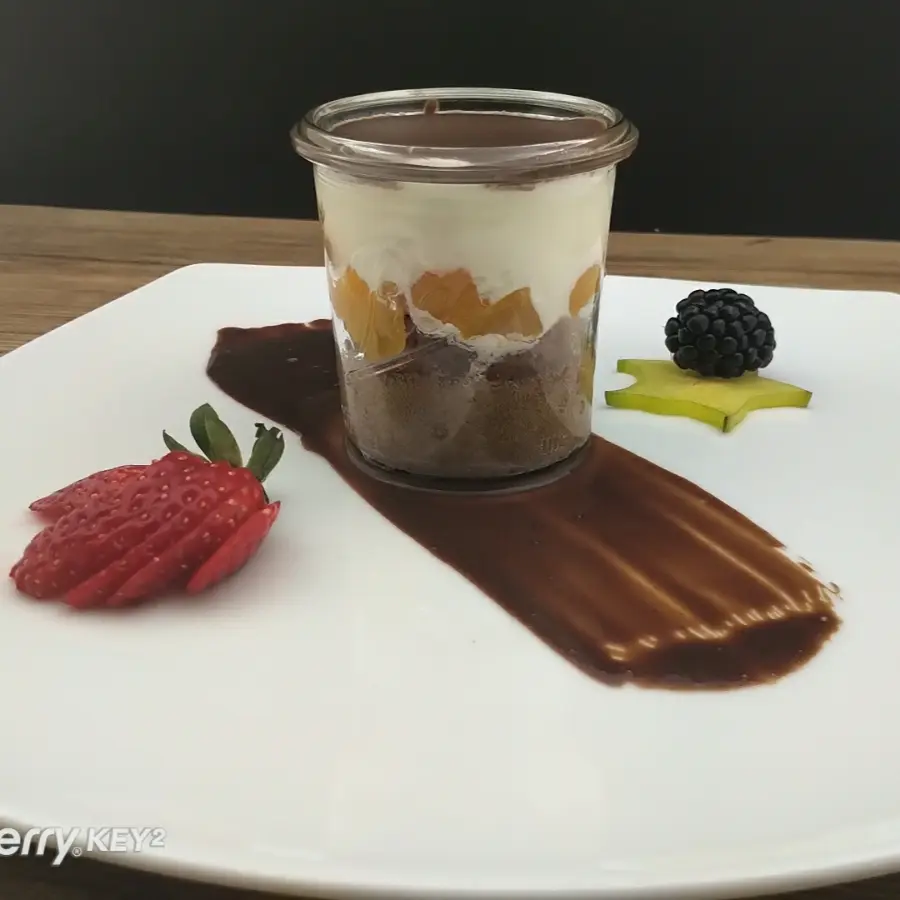 creation thumb for Sacher im Glass mit Orangen Schokolade Soße 