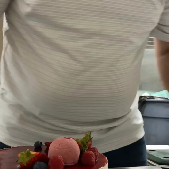 creation thumb for Vegan Strawberries shortcakes