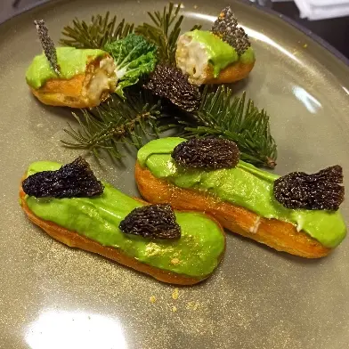 creation thumb for Profiteroles with onion aioli gel and parsnip cream.