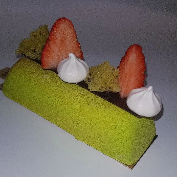 creation thumb for Rhabarber / Erdbeer patisserie