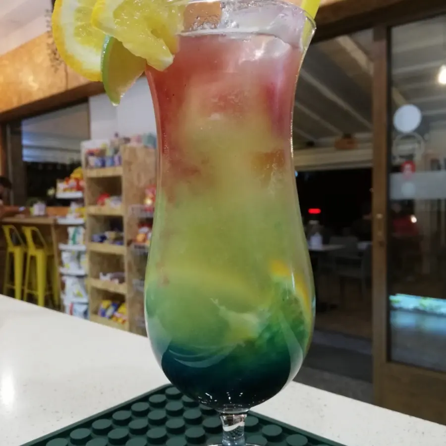 creation thumb for Lavorando in vari bar ho sperimentato e soprattutto ho usato molta fantasia (che non guasta, anzi aiuta), usando sempre le tecniche e gli insegnamenti appresi durante i corsi di american bar