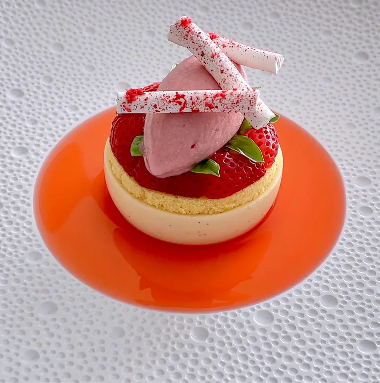 creation thumb for Fine Dining Strawberry & Vanilla Dessert