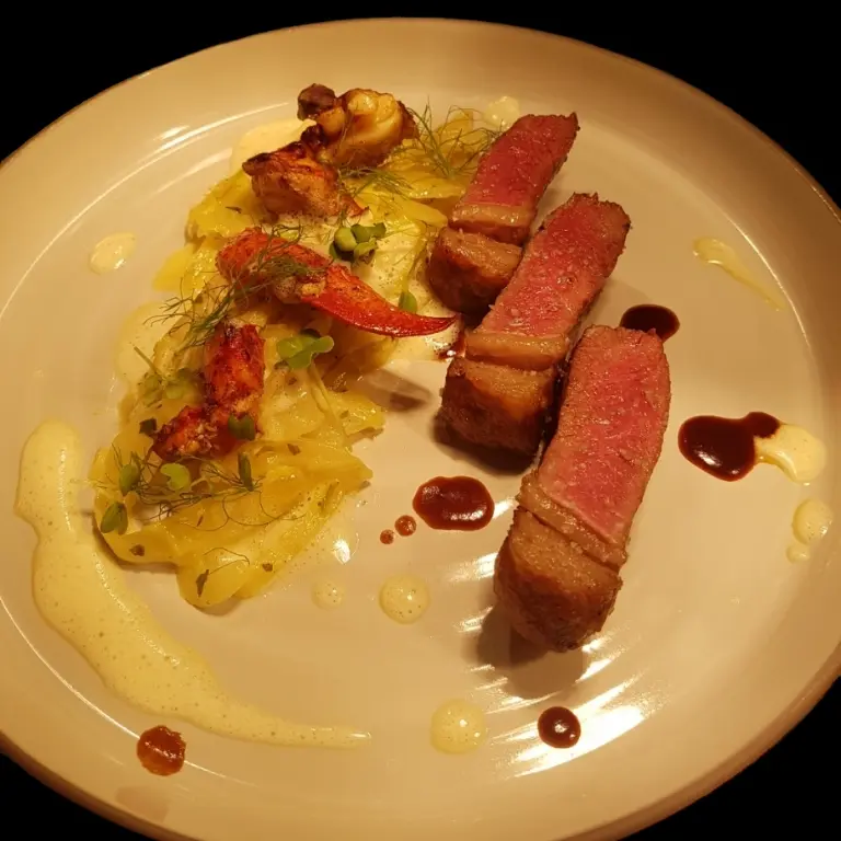 creation thumb for Entrecote/Homard/Fenouil/Sauce beurre blanc/Jus