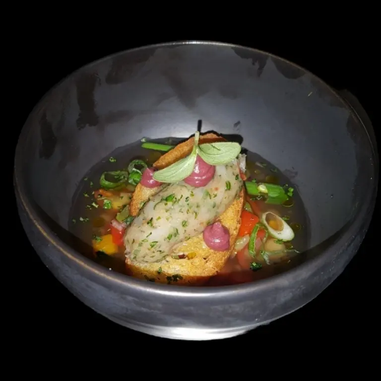 creation thumb for Coquille Saint-Jacques/Crostini/Gazpacho de sueur/Gazpacho en cubes/Huile d'olive