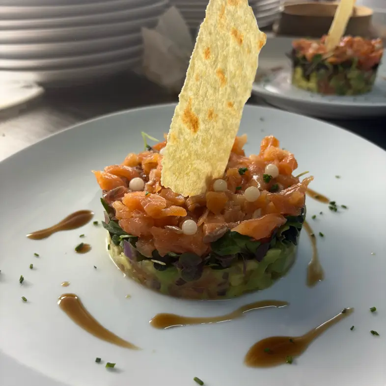 creation thumb for Lachs-Avocado-Tartar 🥑 mit Zitronenperlen 🍋