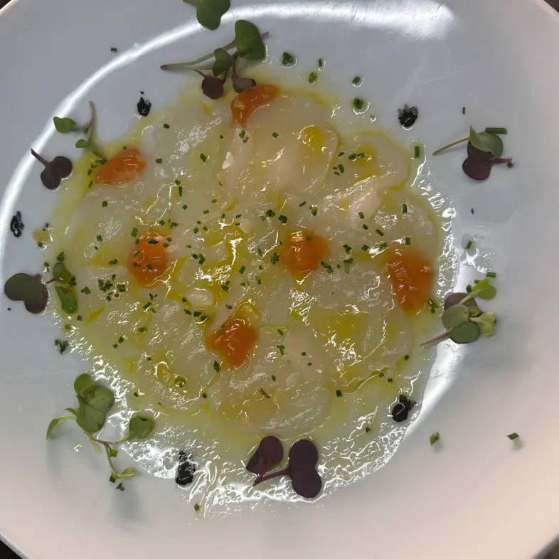 creation thumb for Carpaccio von Jakobsmuscheln mit Tomatensphären 🍅