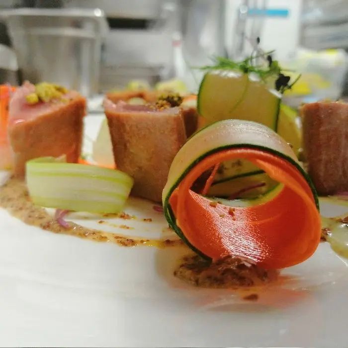 creation thumb for Seared tuna, Senape sauce and carrots, zucchini.