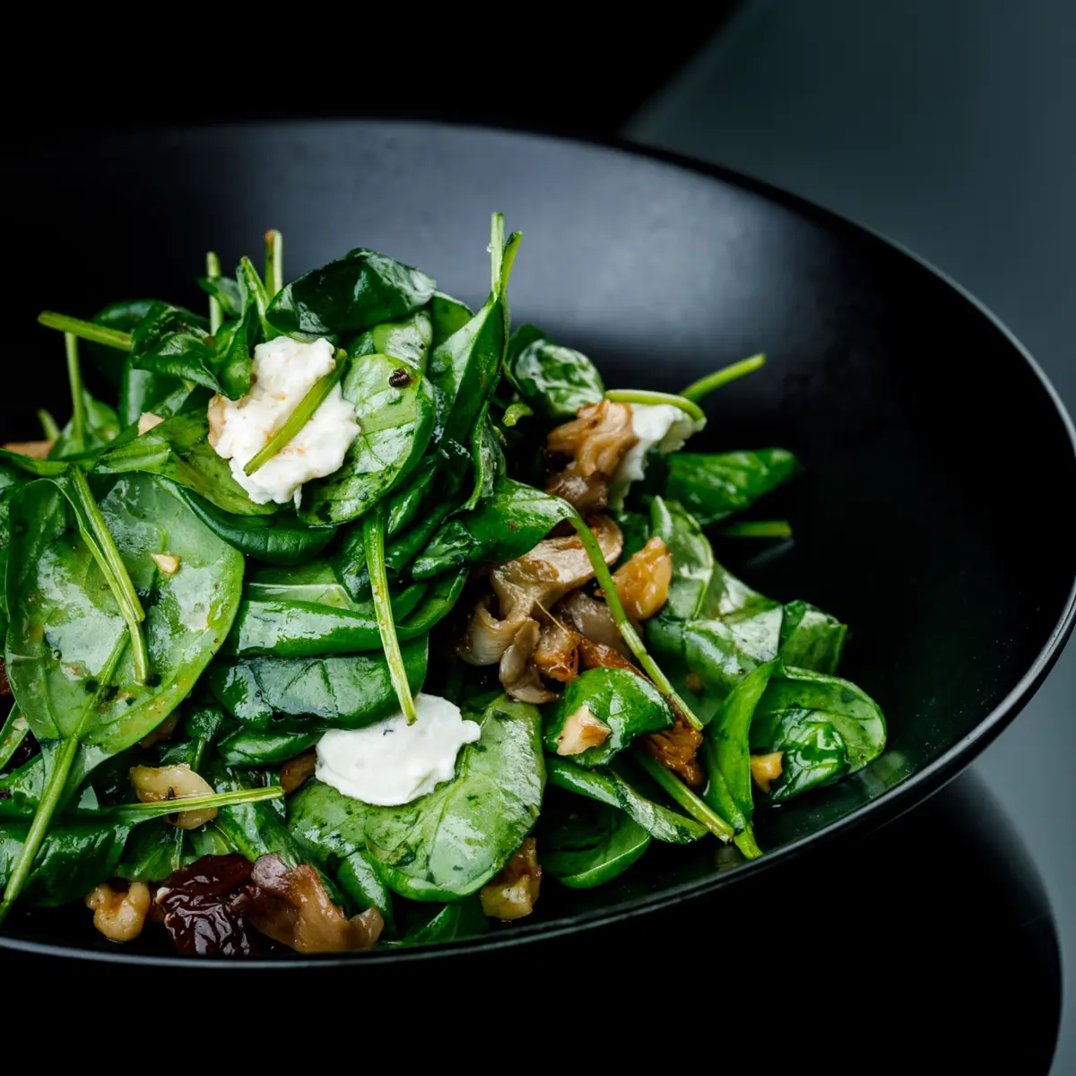 creation thumb for Baby spinach, mushrooms, walnuts, sun-dried tomatoes, "Feta" of almond milk & sun-dried tomato vinaigrette dressing