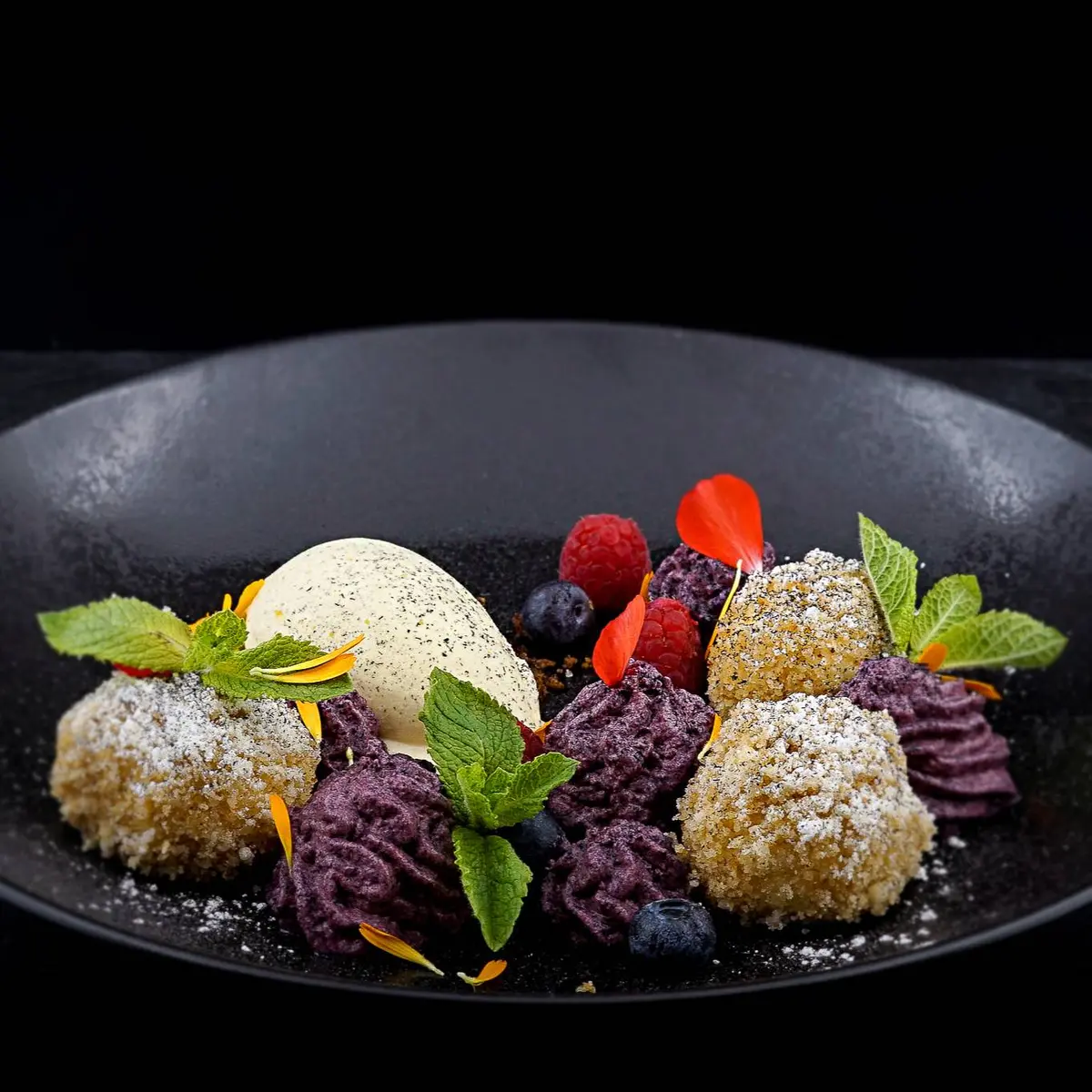 creation thumb for Topfenknödel with cranberry foam