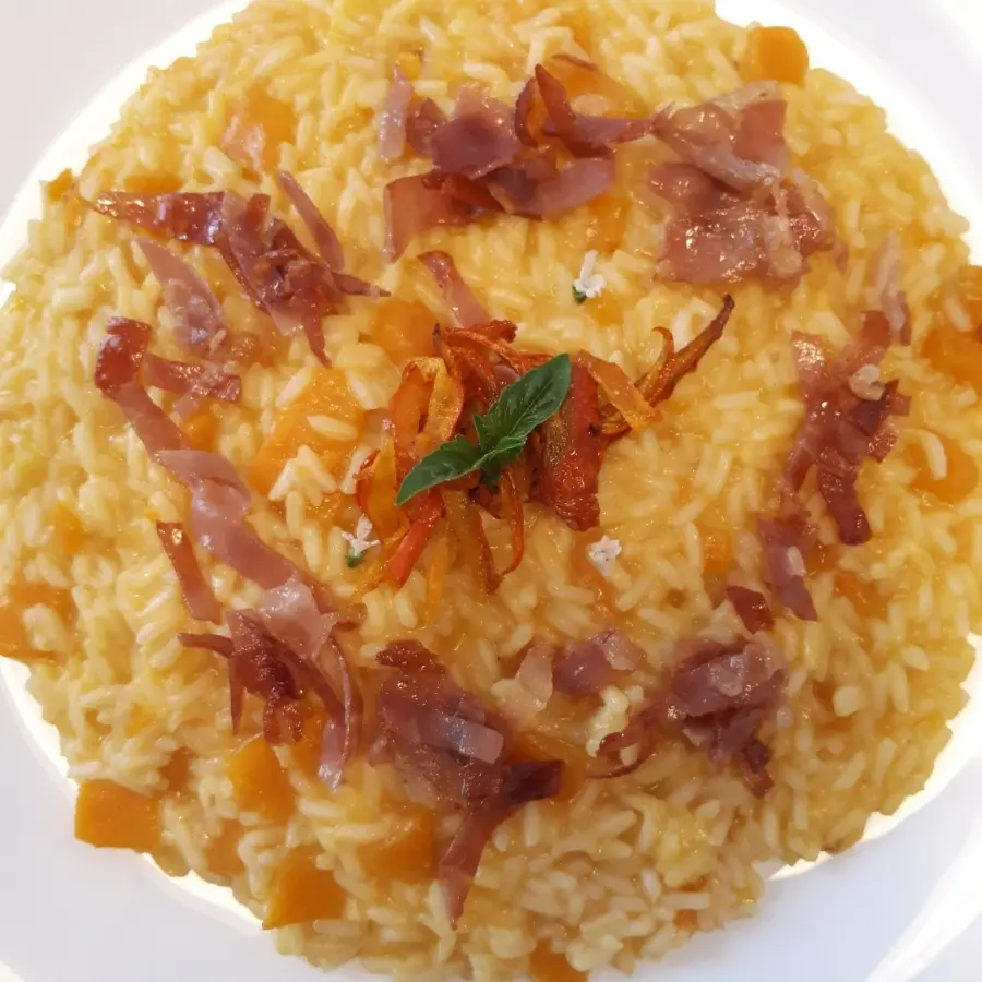 creation thumb for Risotto alla zucca croccante di prosciutto crudo e zeste di zucca fritte