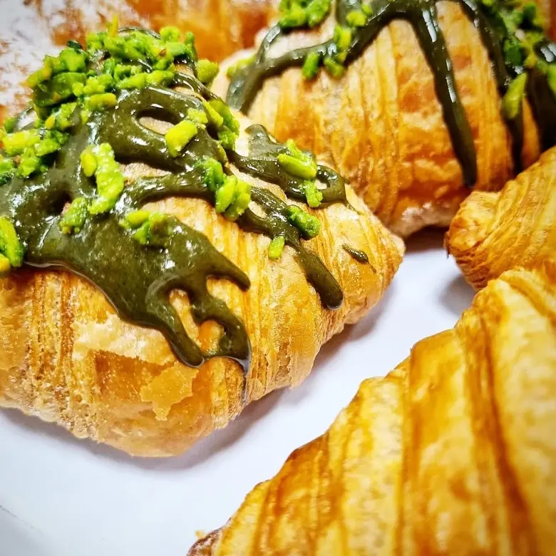 creation thumb for Pistachio croissant