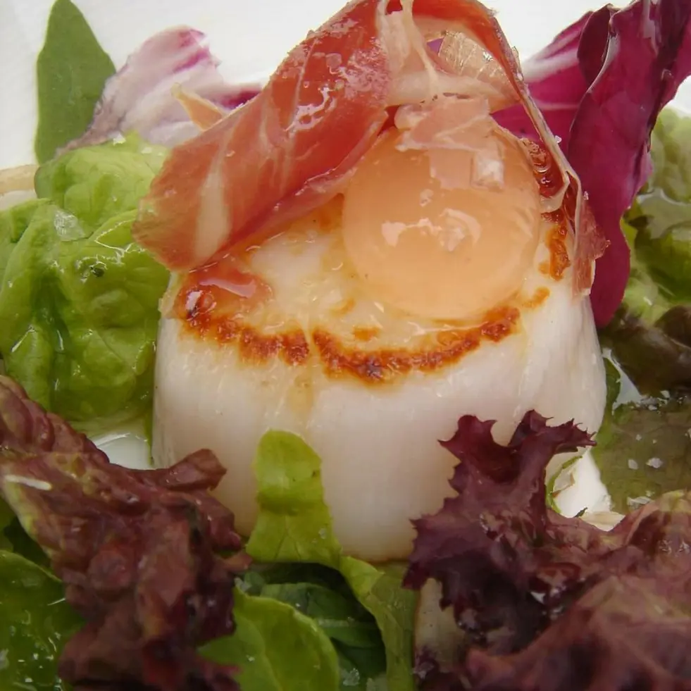 creation thumb for Marinated scallop and ham salad