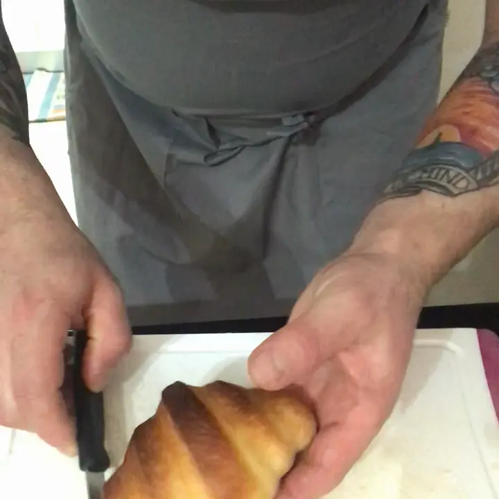 creation thumb for Croissant con lievito madre!