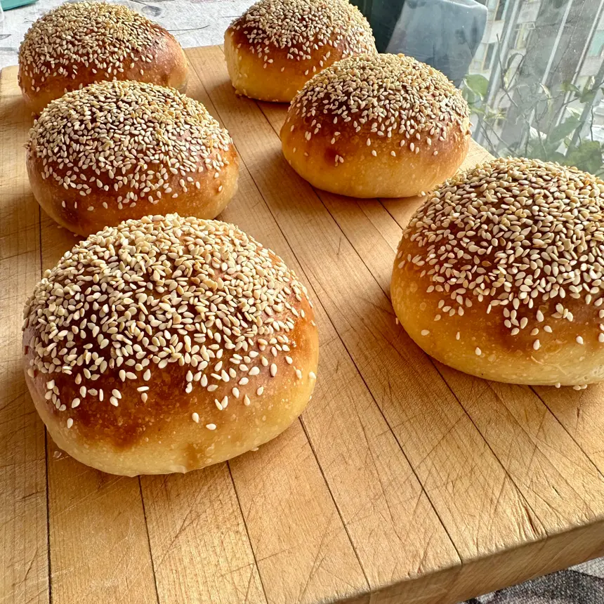 creation thumb for Sourdough burger buns (The best)