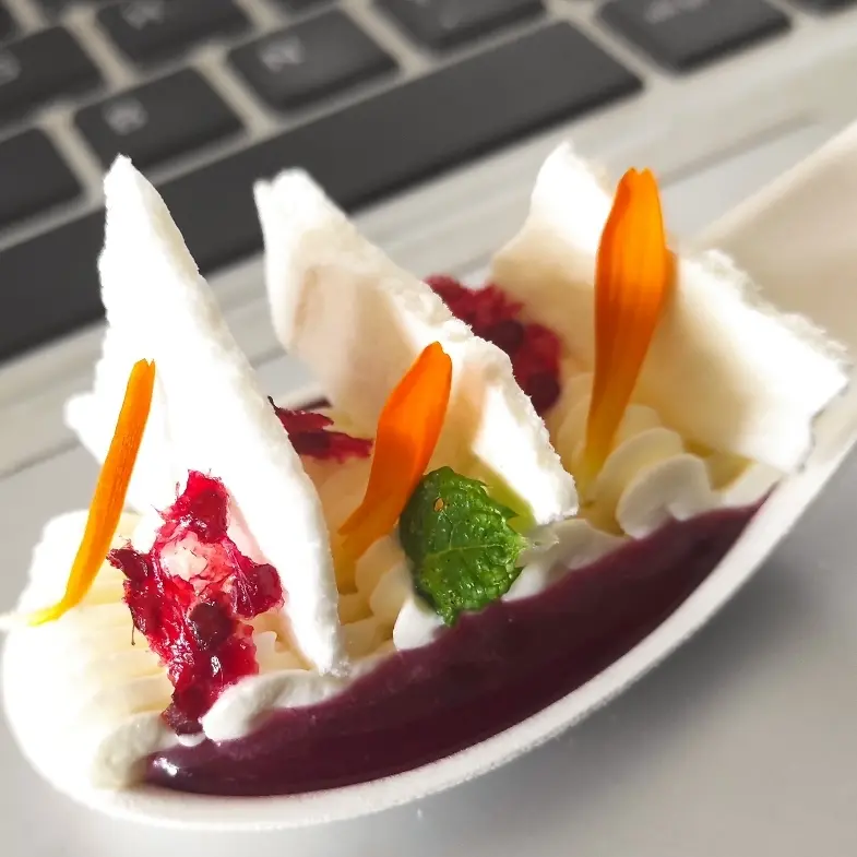 creation thumb for Pavlova en une bouchée