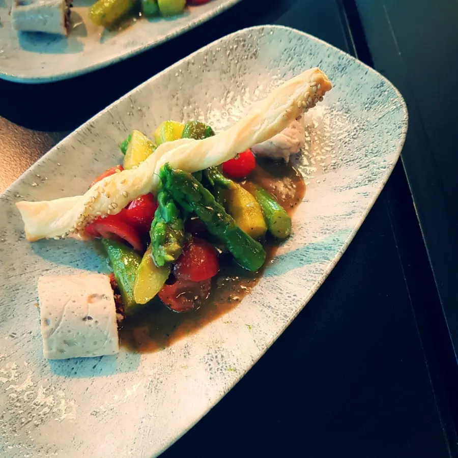 creation thumb for Pouletroulade mit Spargelsalat