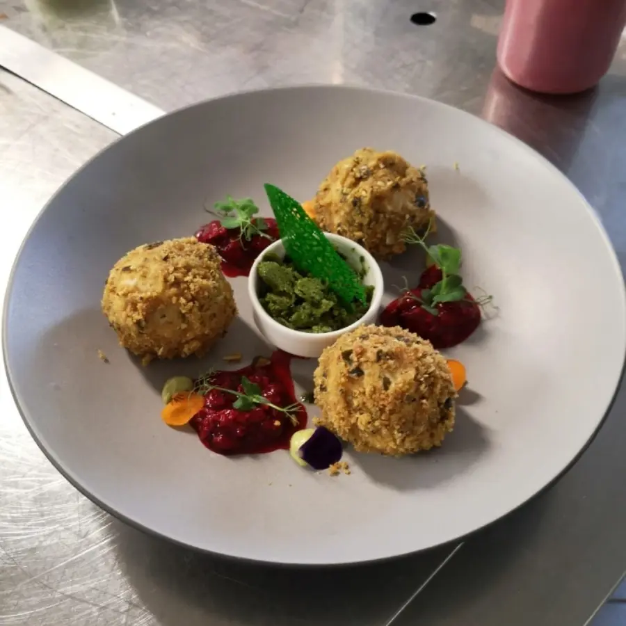 creation thumb for Schokoknödel, Himbeerragout, Basilikumgranitè