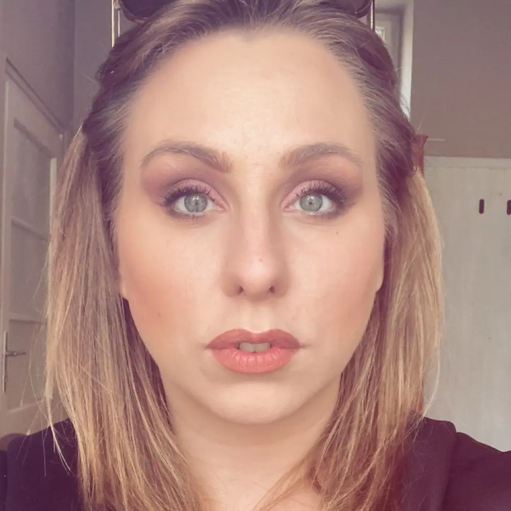 Flóra Kettel-Fülöp
