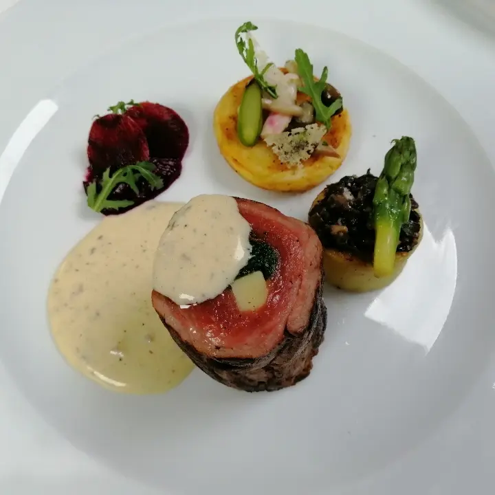 creation thumb for Beef fillet with Pommes Anna