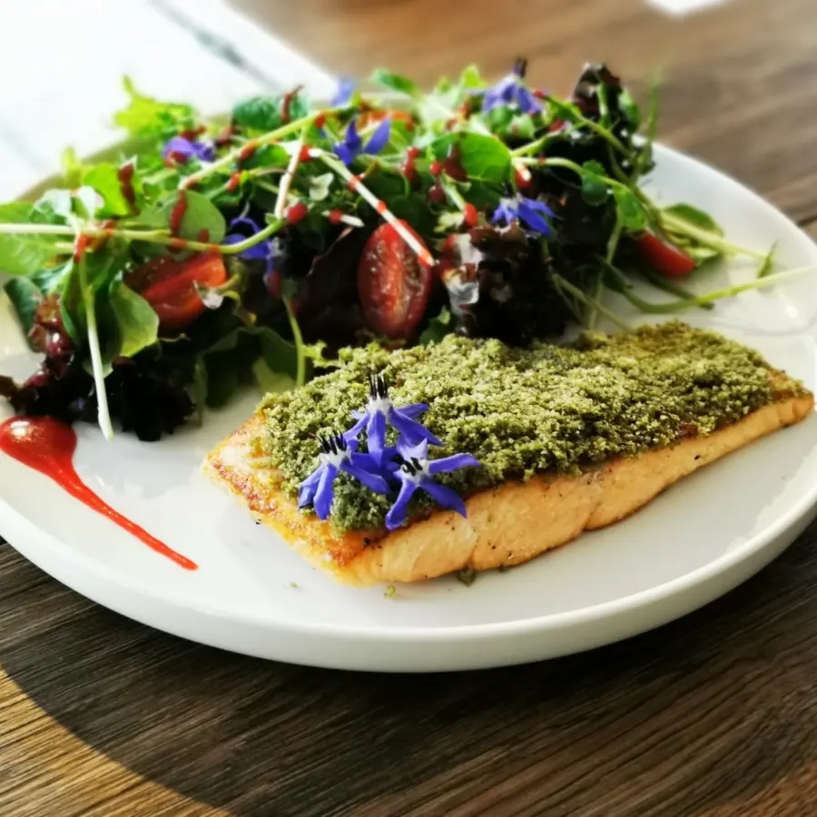creation thumb for Grilled salmon, spicy crumbs, fresh salad, berry vinaigrette