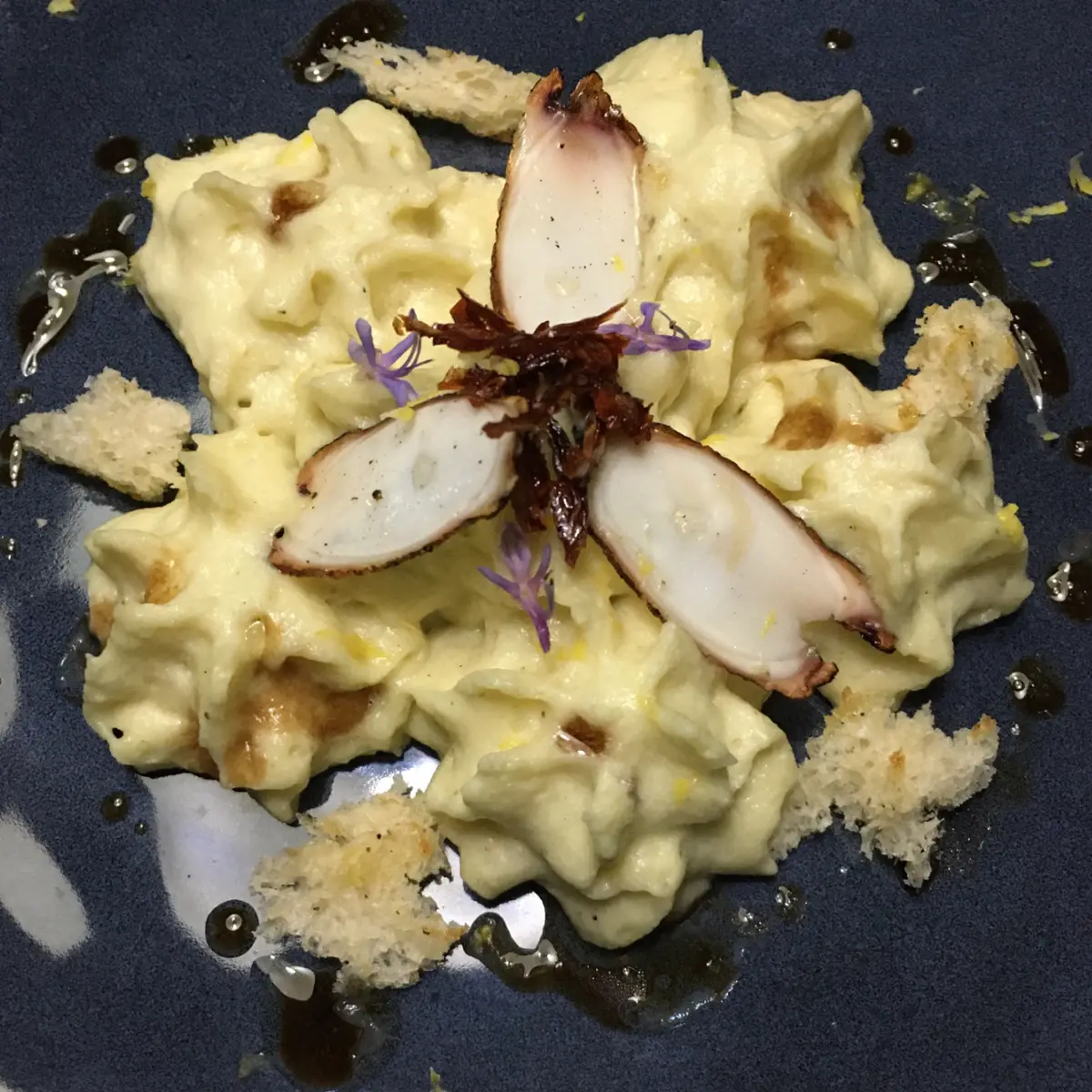 creation thumb for Espuma de Berenjena a la llama y azafran,pulpo y tomate seco,vinagreta de miel y caviar cítrico y croutons