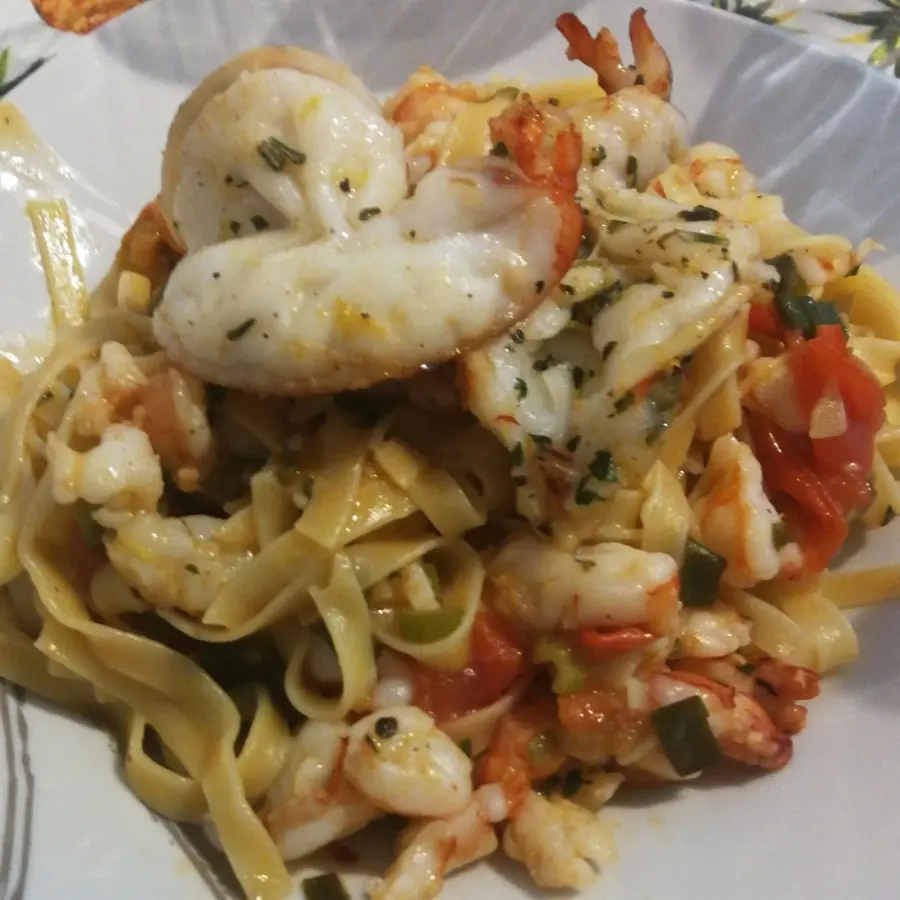 creation thumb for Tiger shrimps erbs oil lemon and cherry tomatoes