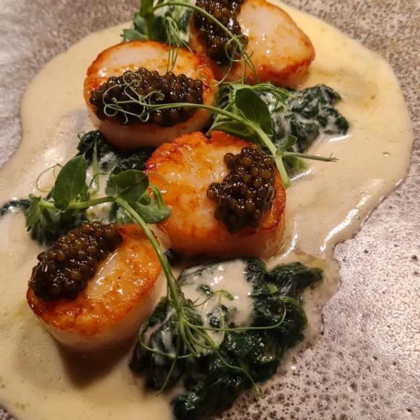creation thumb for St Jacques sautées, beurre blanc, épinards tombés, caviar