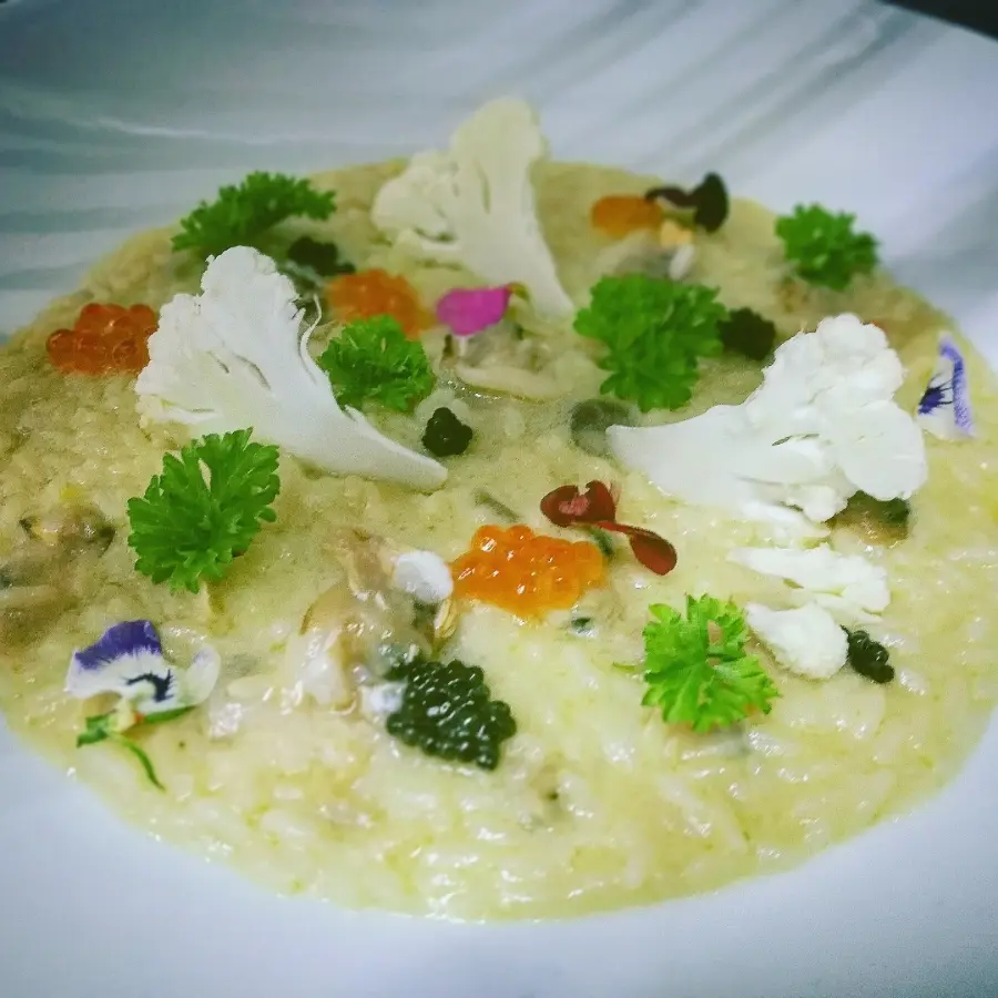creation thumb for Risotto al cavolfiore e frutti di mare crudi