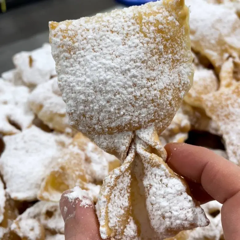 creation thumb for Bugie (carnival dessert)