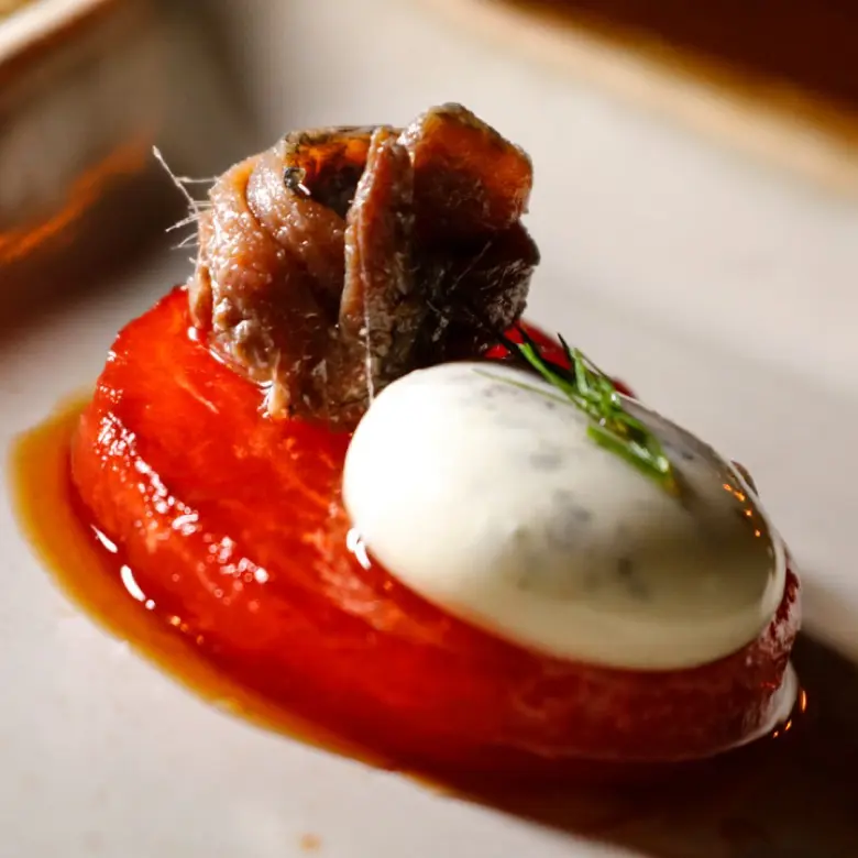 creation thumb for Gegrillte Wassermelone, Sardelle, Joghurtkugel