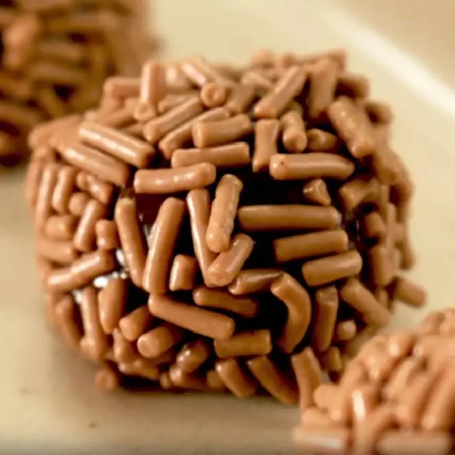 creation thumb for Brigadeiro (Brasilianischer Schokoladentrüffel)