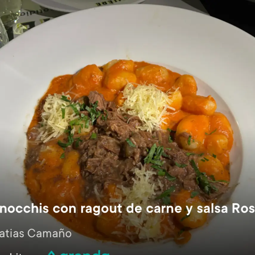 creation thumb for ÑOQUIS CON RAGOUT DE CARNE Y SALSA ROSA