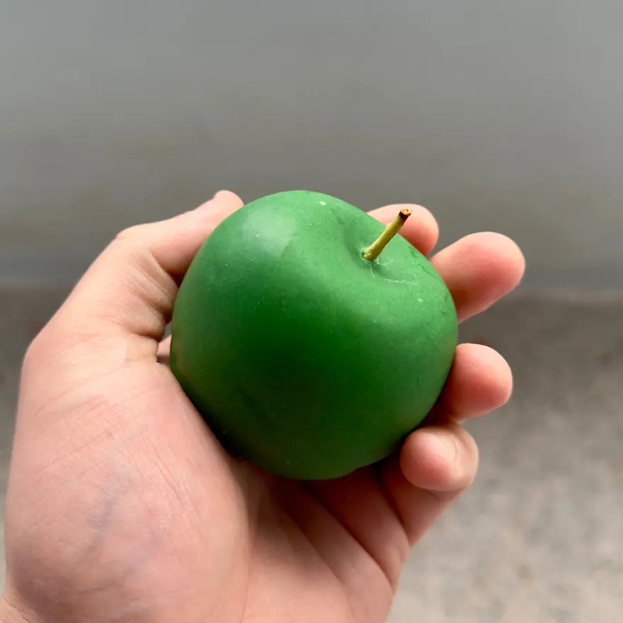 creation thumb for Première pomme en trompe l’œil 🍏