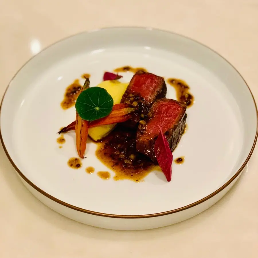 creation thumb for Beef tenderloin and mash potato