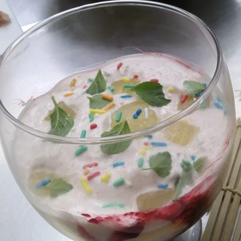 creation thumb for Guava foam/Blackberry sauce/Babaco candy