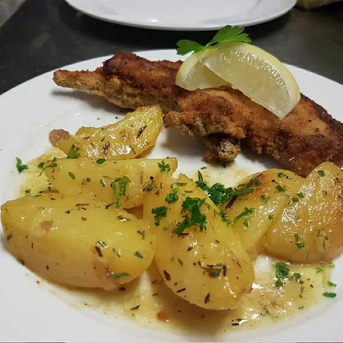 creation thumb for Iberico Schweinekotletts paniert mit Rosmarinkartoffeln
