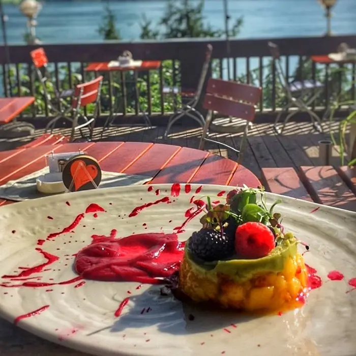 creation thumb for Papaya - mango salsa • avocadocreme • beetroot
