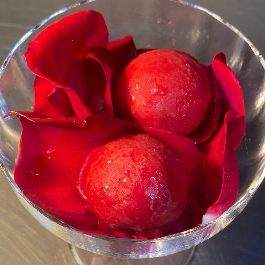 creation thumb for Cocktail Sphere with Lychee, Raspberry & Rose