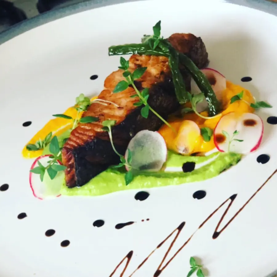 creation thumb for Salmon cooked in lemon butter, pea purée, carrot purée