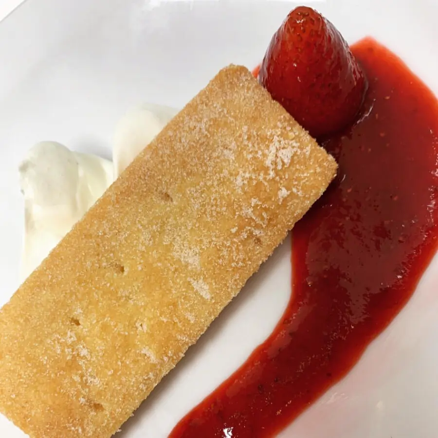 creation thumb for Shortbread clotted cream strawberry Compot