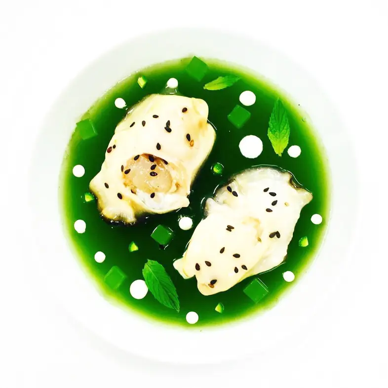 creation thumb for Ostras Gerardo sobre gel de pepino con crème fraîche de menta