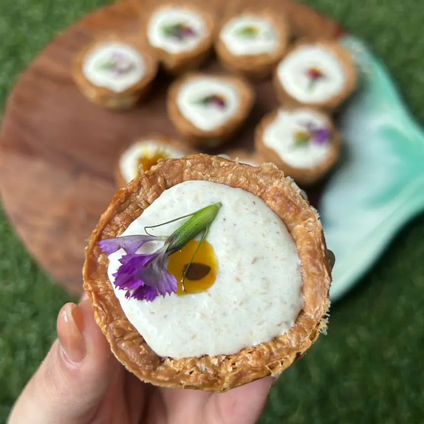 creation thumb for 🥥Toasted coconut and passion fruit puff pastry tart