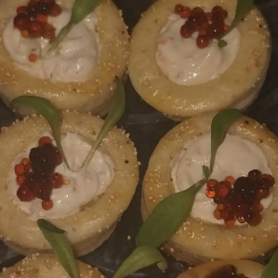 creation thumb for Cream cheese vol-au-vent with soya sauce caviar