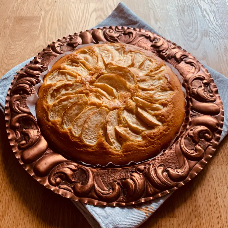 creation thumb for Traditional apple pie