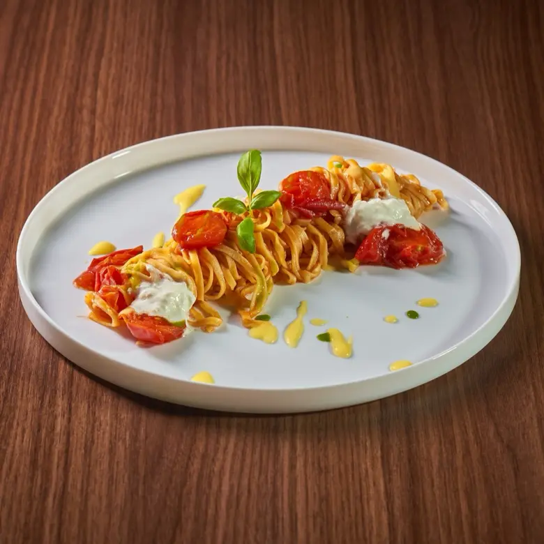creation thumb for Tagliolini ai due pomodorini e stracciatella.