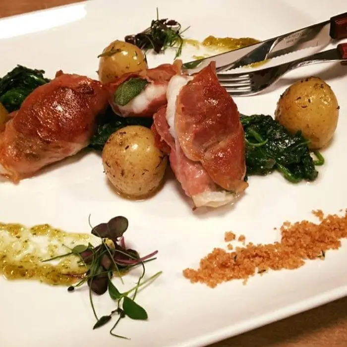 creation thumb for Seeteufel Saltimbocca,Zitronenspinat,karamellisierte Kartoffeln,Feigengel und Thymianbrot