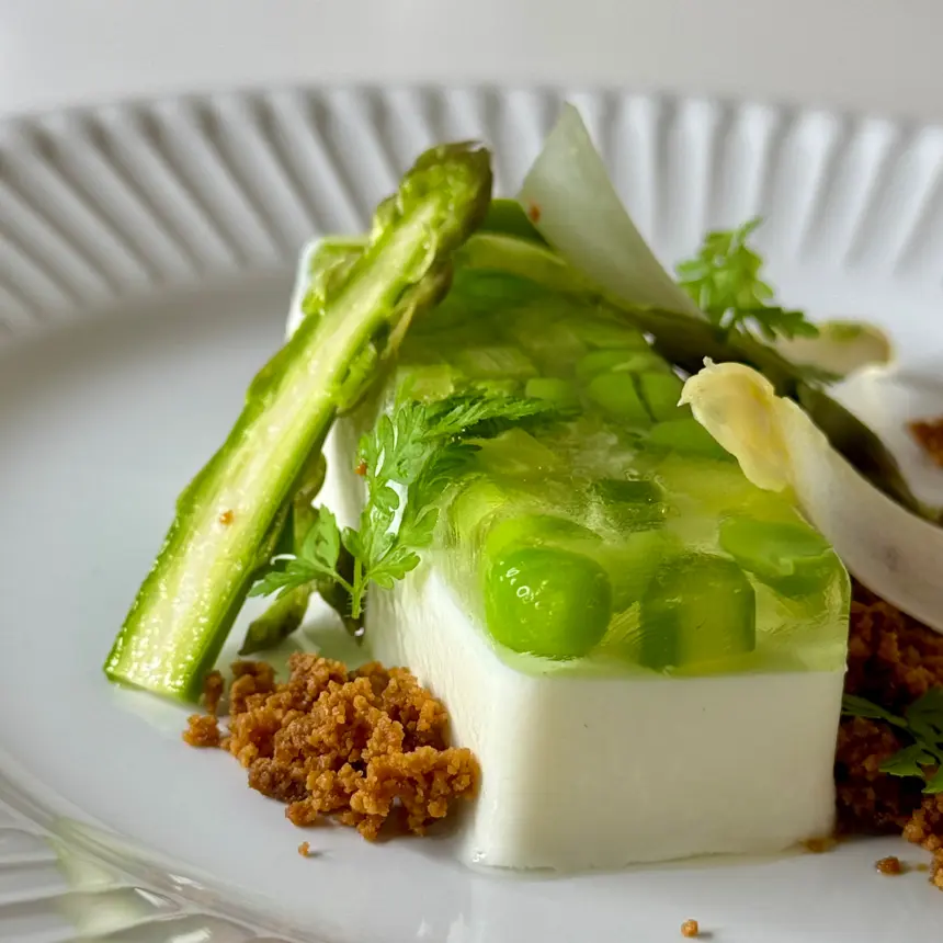 creation thumb for Asparagus and peas panna cotta with gold chocolate crumble