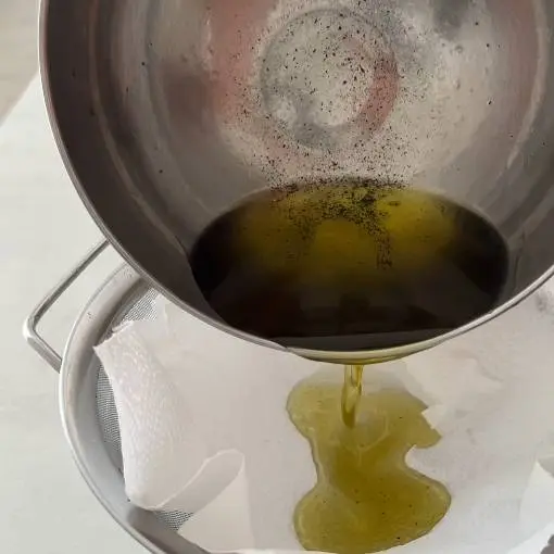 creation thumb for Smoked bilberry leaf oil