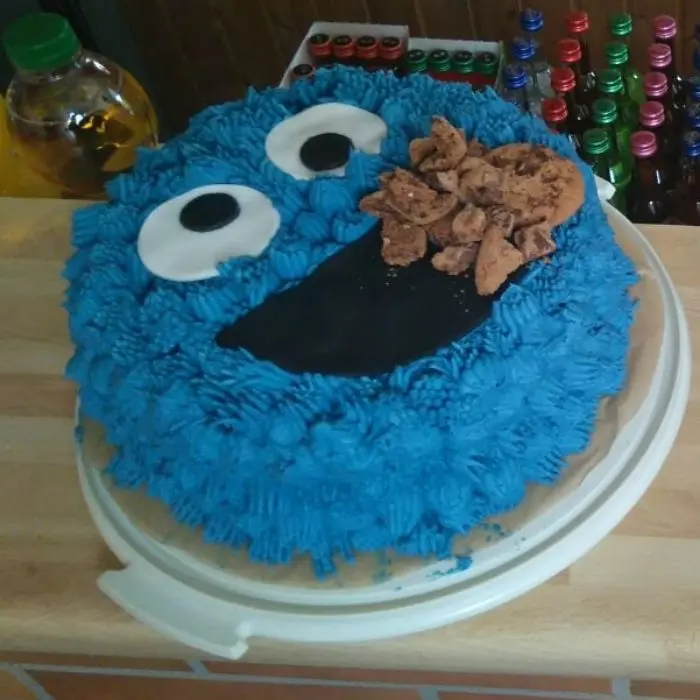 creation thumb for Krümmelmonster Torte 🥧